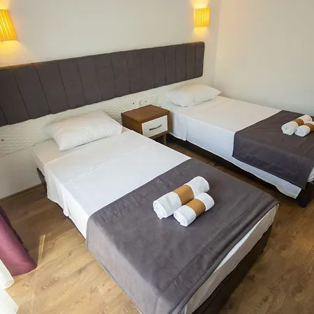 Dream Hotel 4*